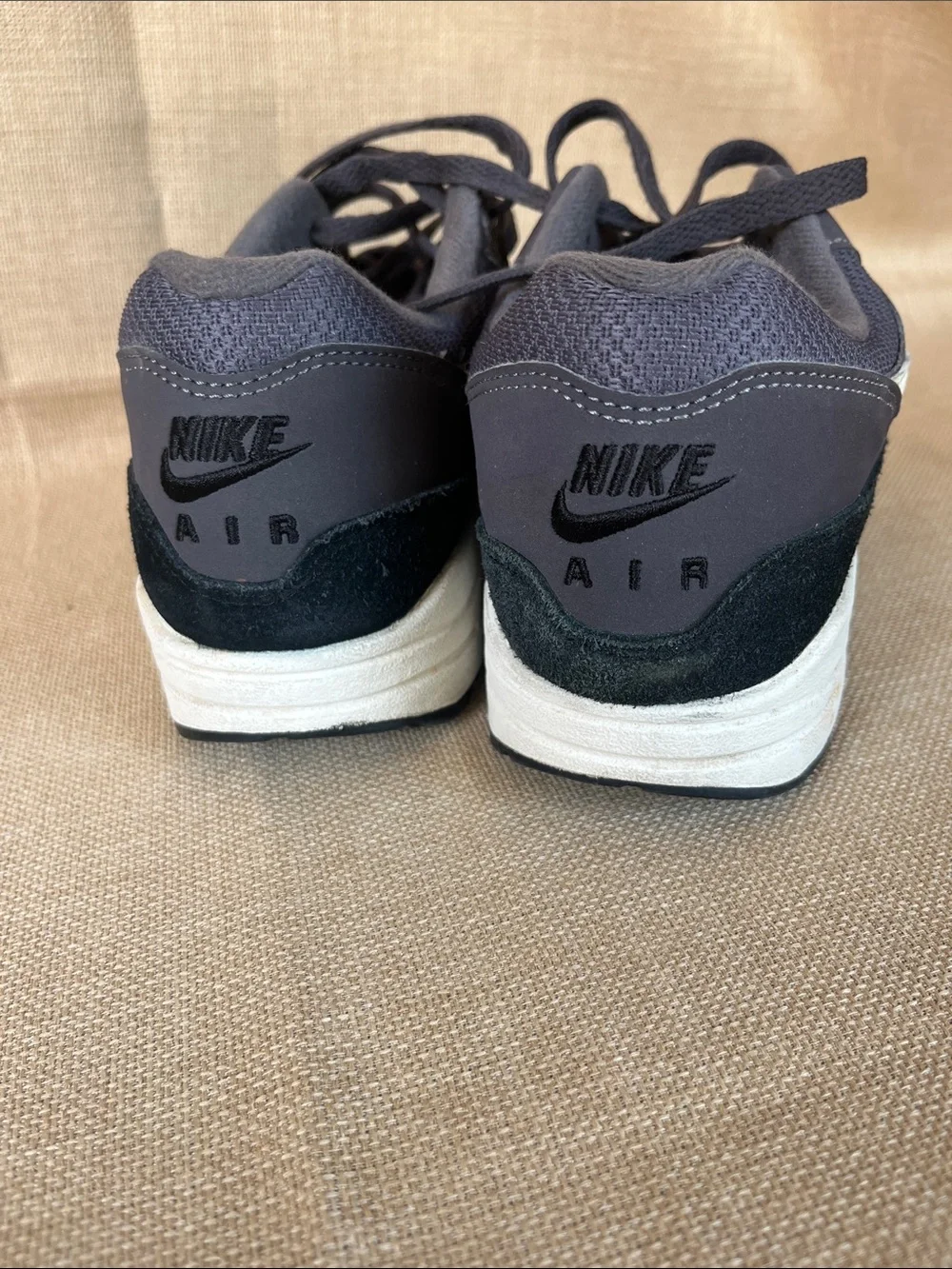 Nike Men's Black and White Low-Top Air Max Sneakers